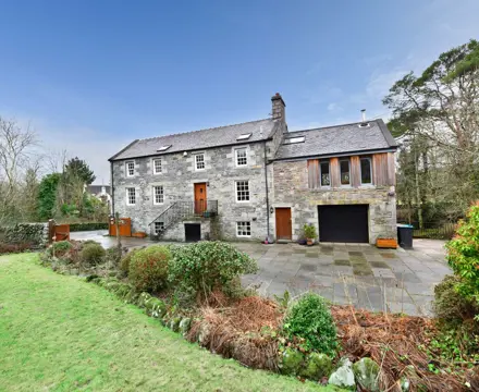 B-Listed Former Woollen Mill Offers Unique Family Home: Waulkmill 1