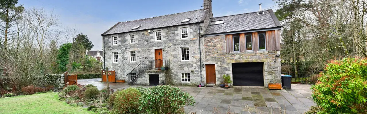 B-Listed Former Woollen Mill Offers Unique Family Home: Waulkmill 1