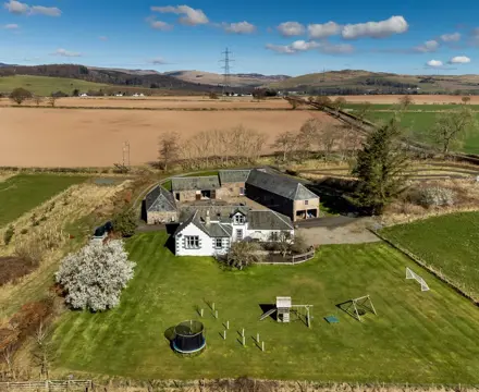 Lovely Equestrian Property With Beautiful Views And Easy Access To Crieff: West Crieffvechter 1