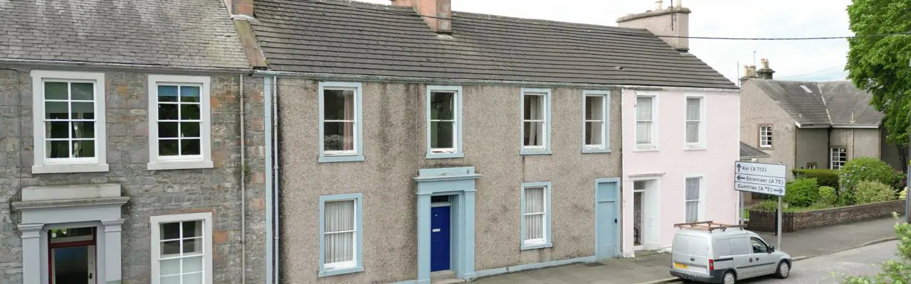 Traditional townhouse with potential in Castle Douglas : 54 St Andrew Street 1 (Large)