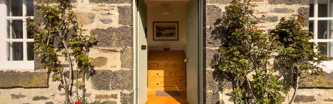Chocolate box cottage in stunning Highland Perthshire : Kirkton Farmhouse Galbraith (2)