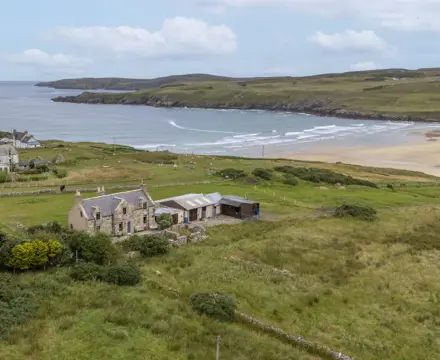 Off the beaten track property in stunning coastal location : Murray House 3