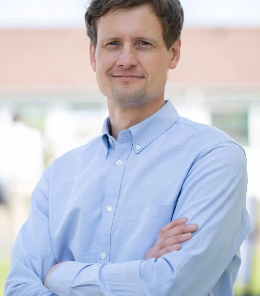 Jonathan Tompson 25