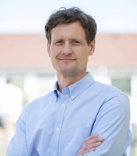 Photo of Jonathan Tompson