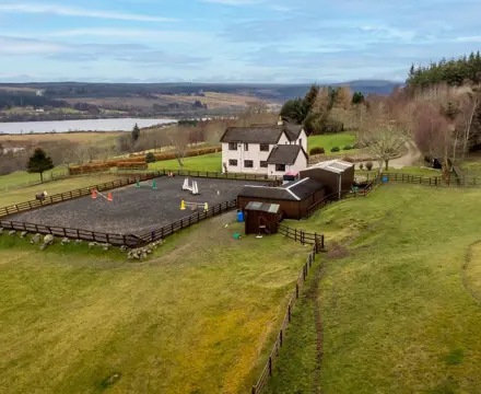 Lovely equestrian property with glorious views: Clamhan Lodge 7