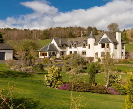 Live the high life at Highfield: Highfield House 2 (Large)