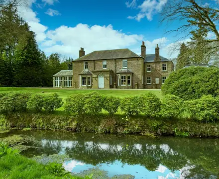 Period country house with cottage and swimming pool for sale set in delightful grounds : Keillor House 1
