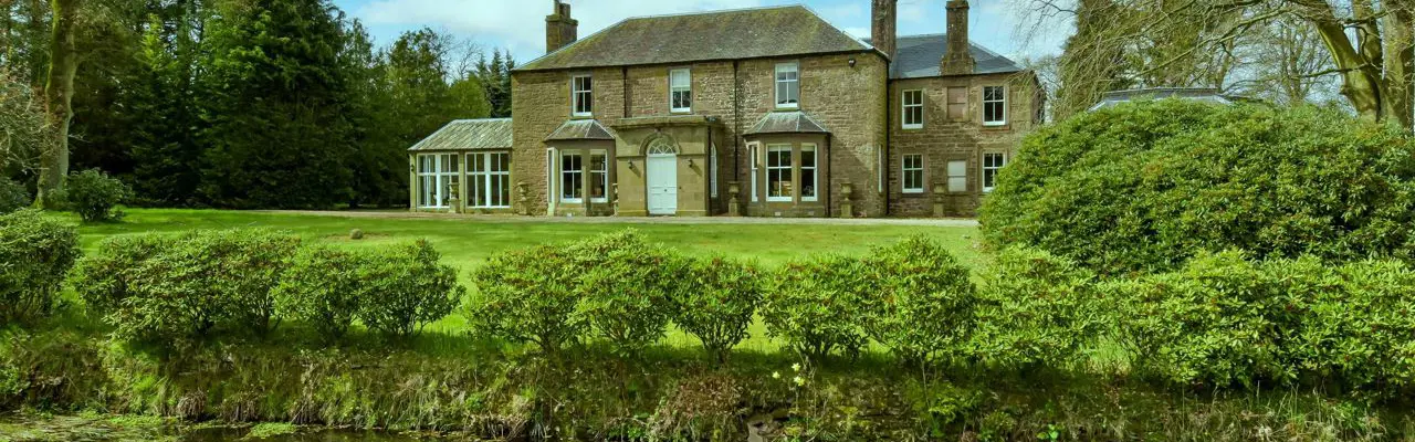 Period country house with cottage and swimming pool for sale set in delightful grounds : Keillor House 1