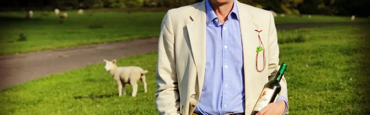 A ‘manly spirit’ from a historic walled garden: 1574859122 Michael Kaplan With Wermod Vermouth 808X455
