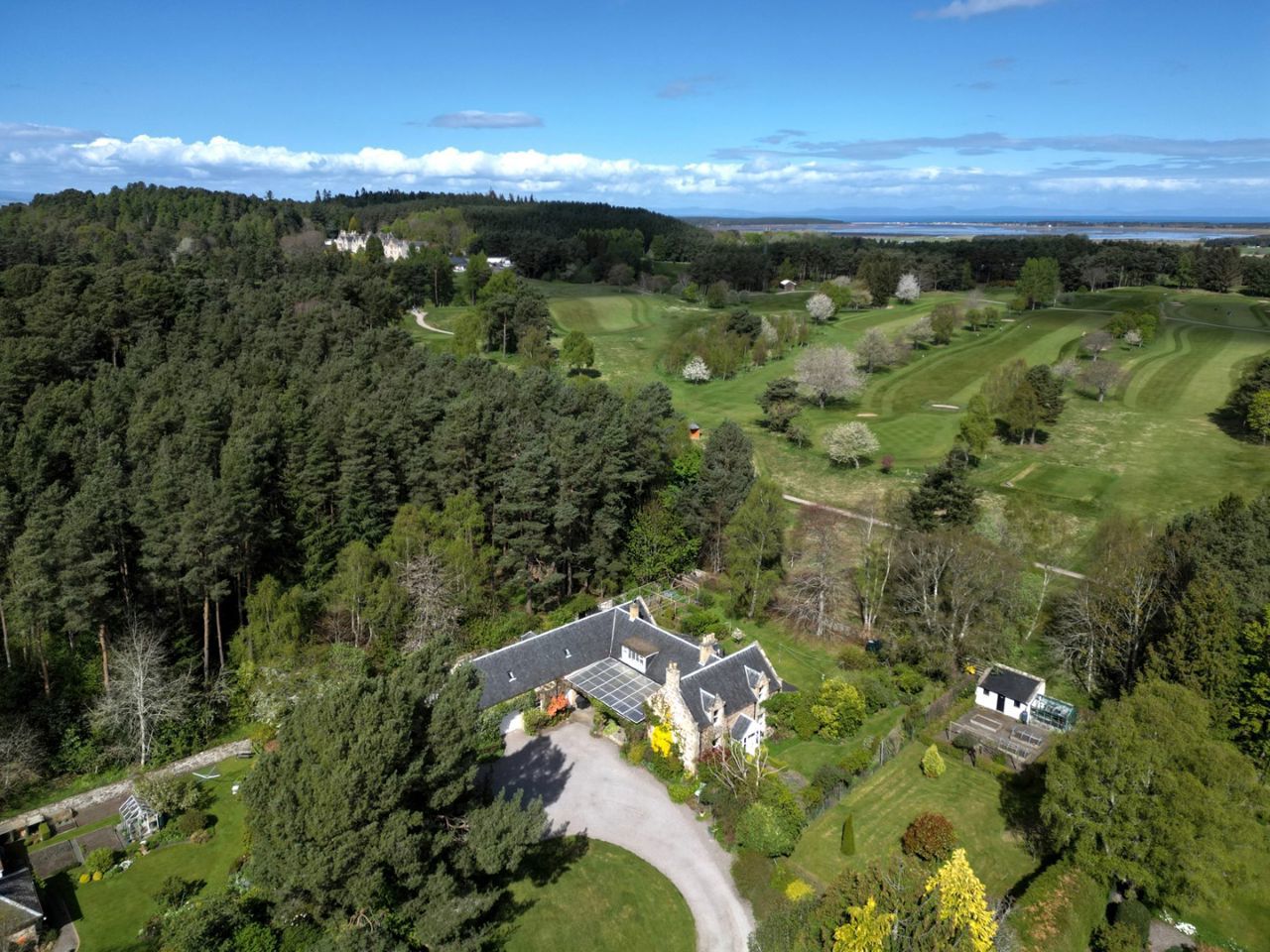 Beautiful Country House and Separate Stone Cottage Offer Fantastic Lifestyle Move with Holiday Let Opportunities: Ballenmuir