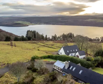Luxury Loch Ness Cottage with Wonderful Views: Hamishs Hame Loch Ness 2