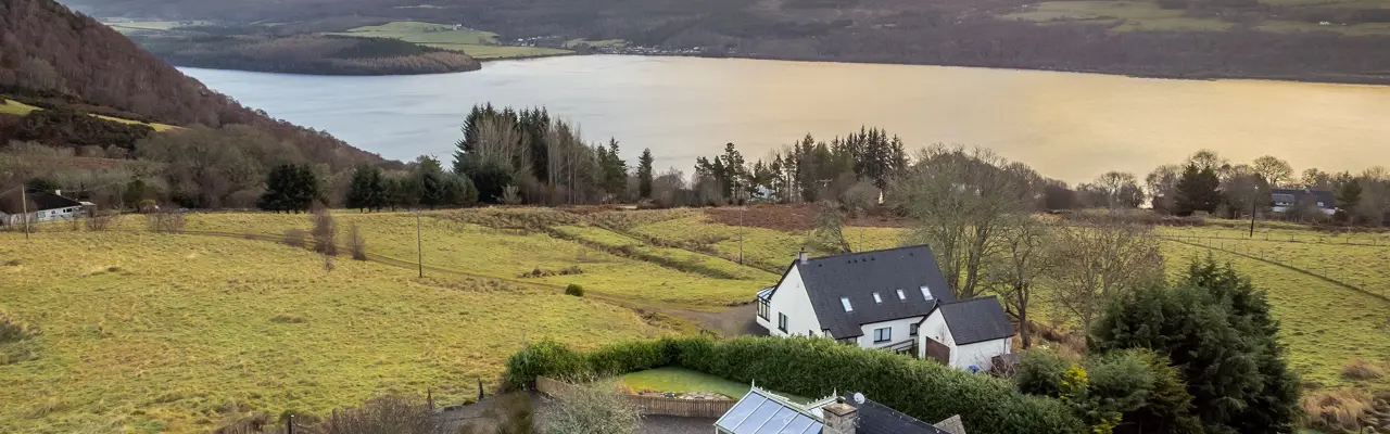 Luxury Loch Ness Cottage with Wonderful Views: Hamishs Hame Loch Ness 2