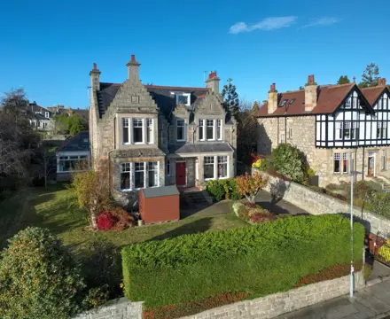 Superb townhouse in Elgin: Naviedale 1