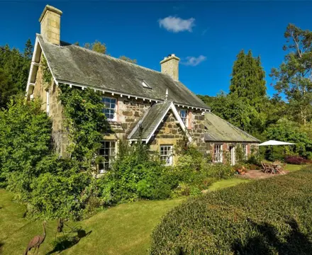 Beautiful Period Cottage in Scenic Location: Cottage Garden