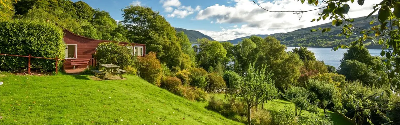 Charming waterfall cottage offers spectacular lochside living in Highland Perthshire : Per240091 03