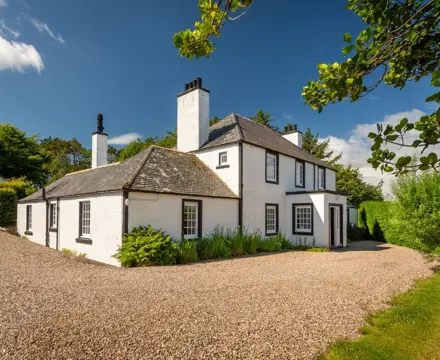 Seventeenth century coastal home is the right medicine: The Old Doctor's House 3