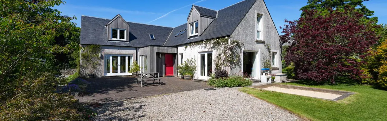 Exceptional country farmhouse with extensive grounds for sale in the heart of Ayrshire: hi Gree 1