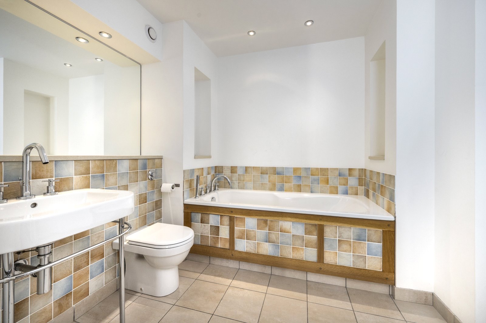 En-Suite Bathroom