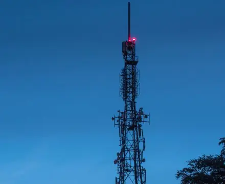 5G radiation risks threaten modernisation of UK mobile network: Jamie Street Communication Mast
