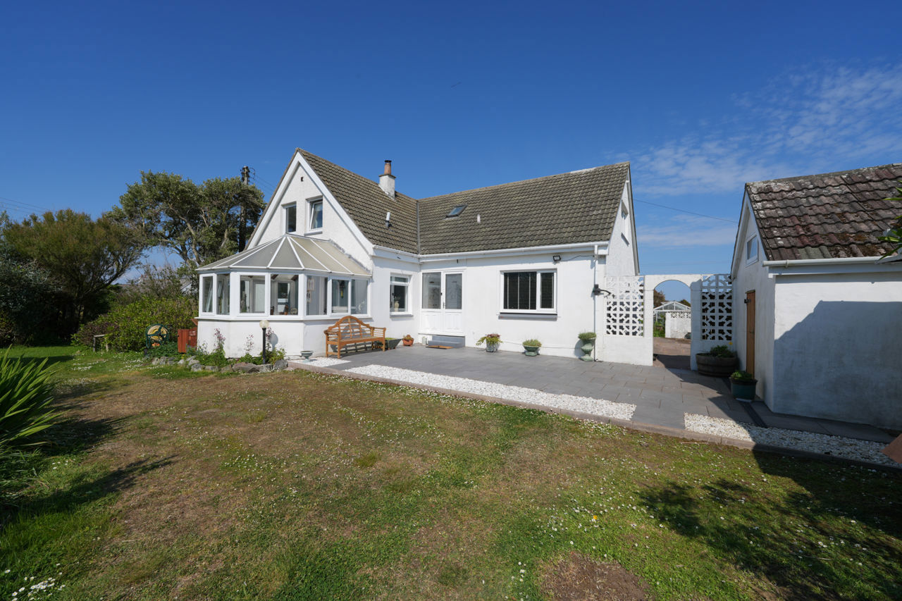 Improved buyer confidence and activity in the Dumfries and Galloway property market : Ardoch, Dumfries