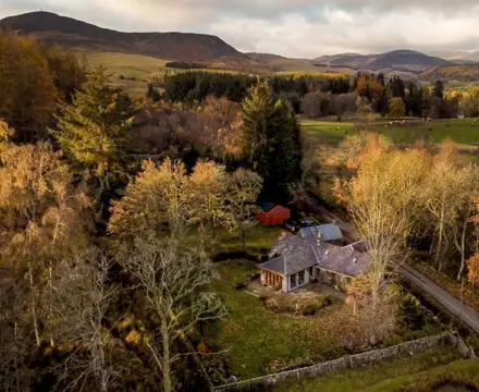 Beautiful Cottage With Stunning Views In Glen Isla : Wester Auchenleish Image 2 (Large) (1)