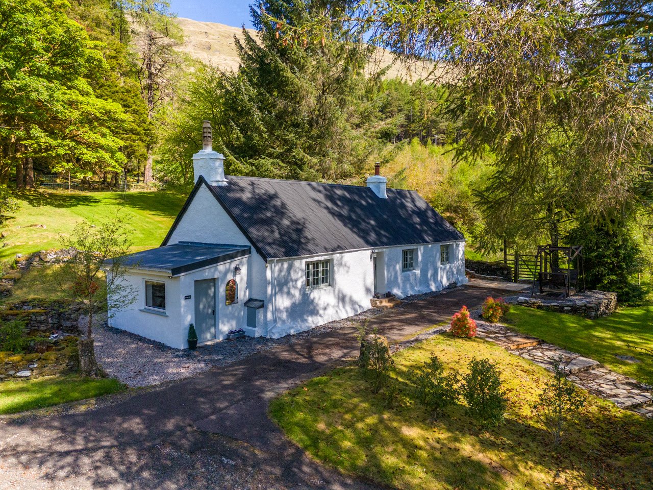 Cottage Side
