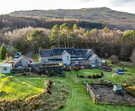 Rural retreat with bed and breakfast business in popular tourist destination: Ewich House 1