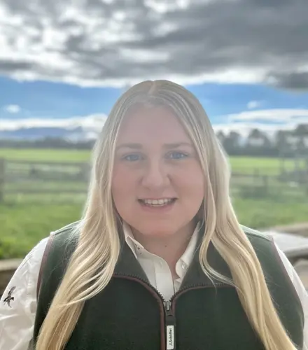 Photo of Laura Hunter