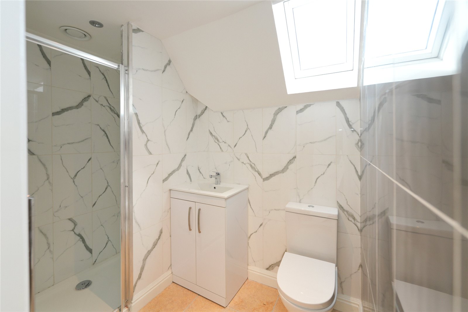 En-Suite Shower Rm