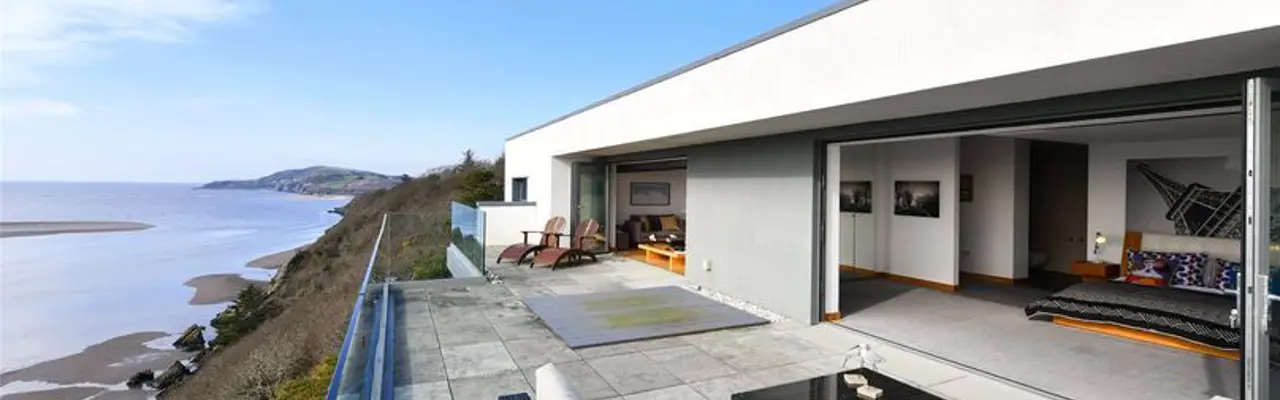 Award Winning Luxury Home Has The Edge: 1595837535 The Edge 808X455