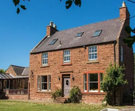 Traditional Farmhouse just three minutes from Belhaven Bay and Dunbar: 1663068481 Myreside Sept 2022 Image 1 808X455
