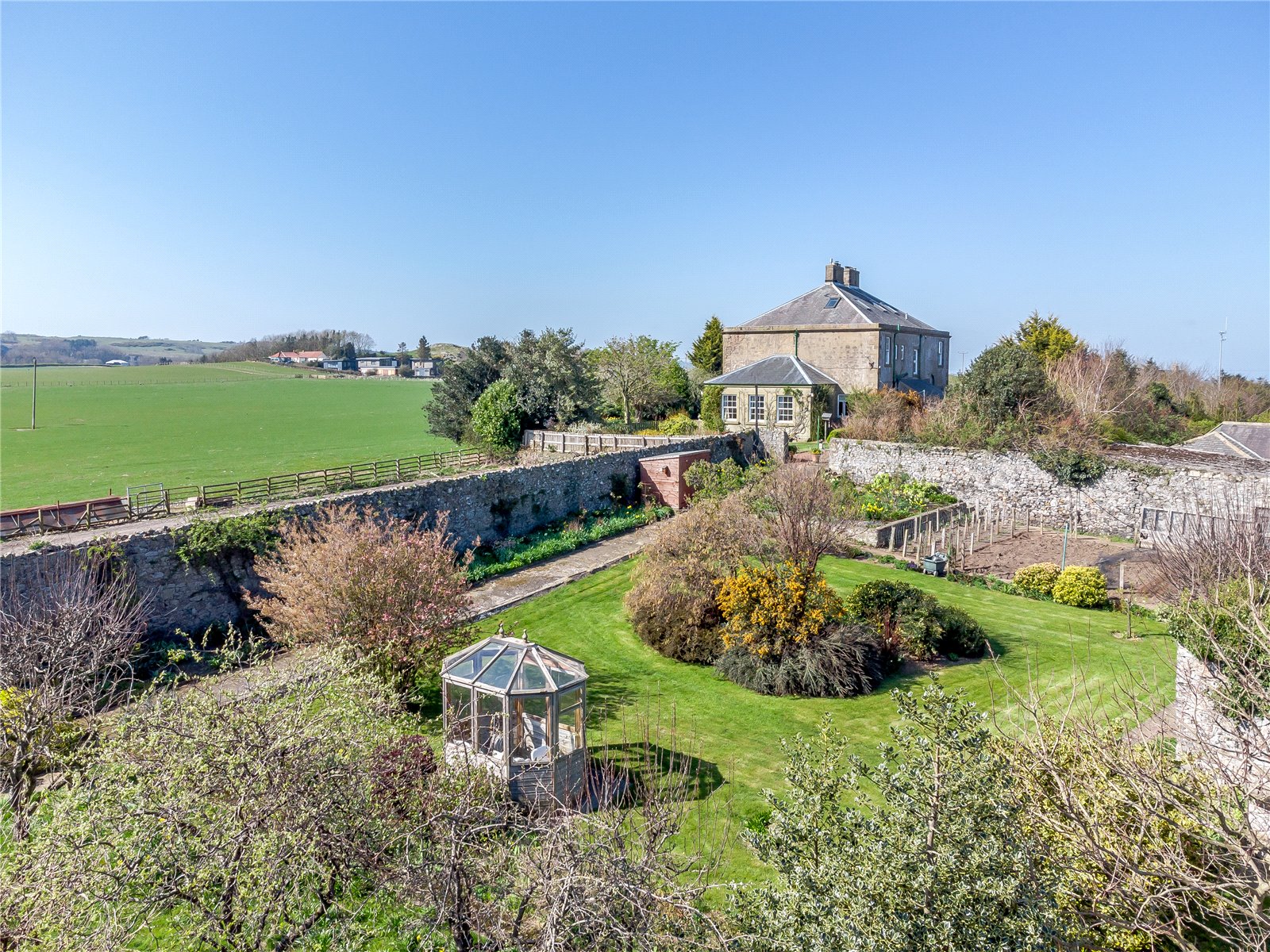 Garden To House
