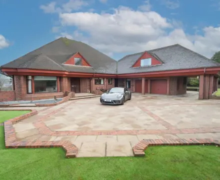 Architect-designed home with sea views and flexible spaces: Omega 1