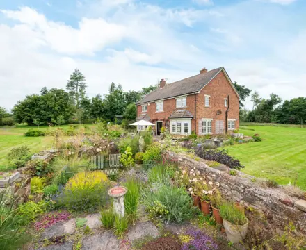 Press Release: Luxury rental property in the Scottish Borders: Oldlangtonlees Garden (Large)