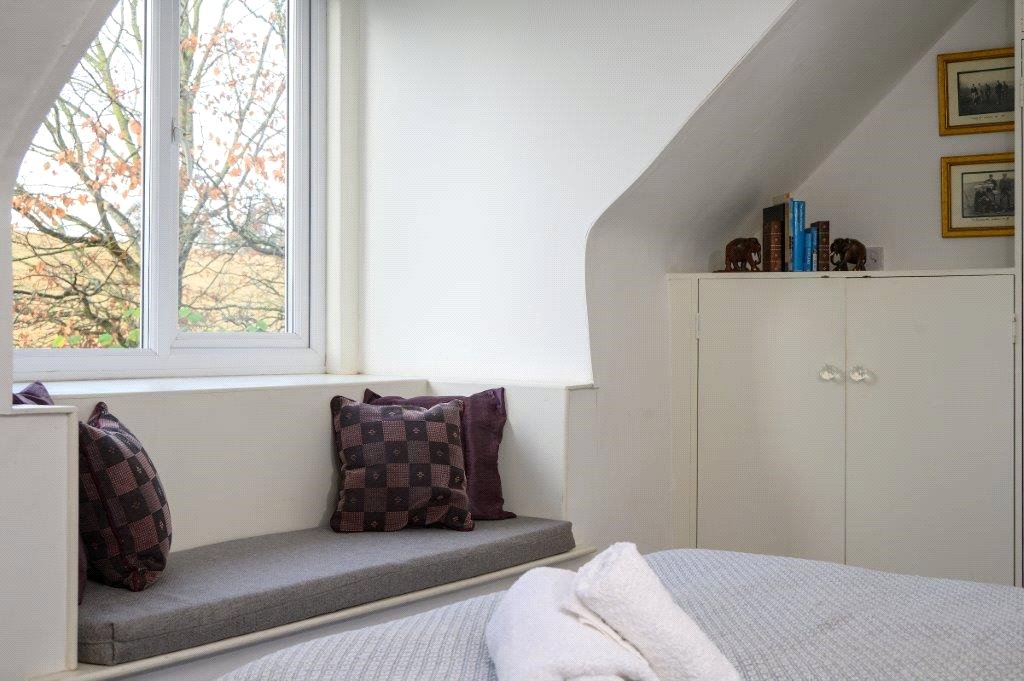 Window Seat Bed 1