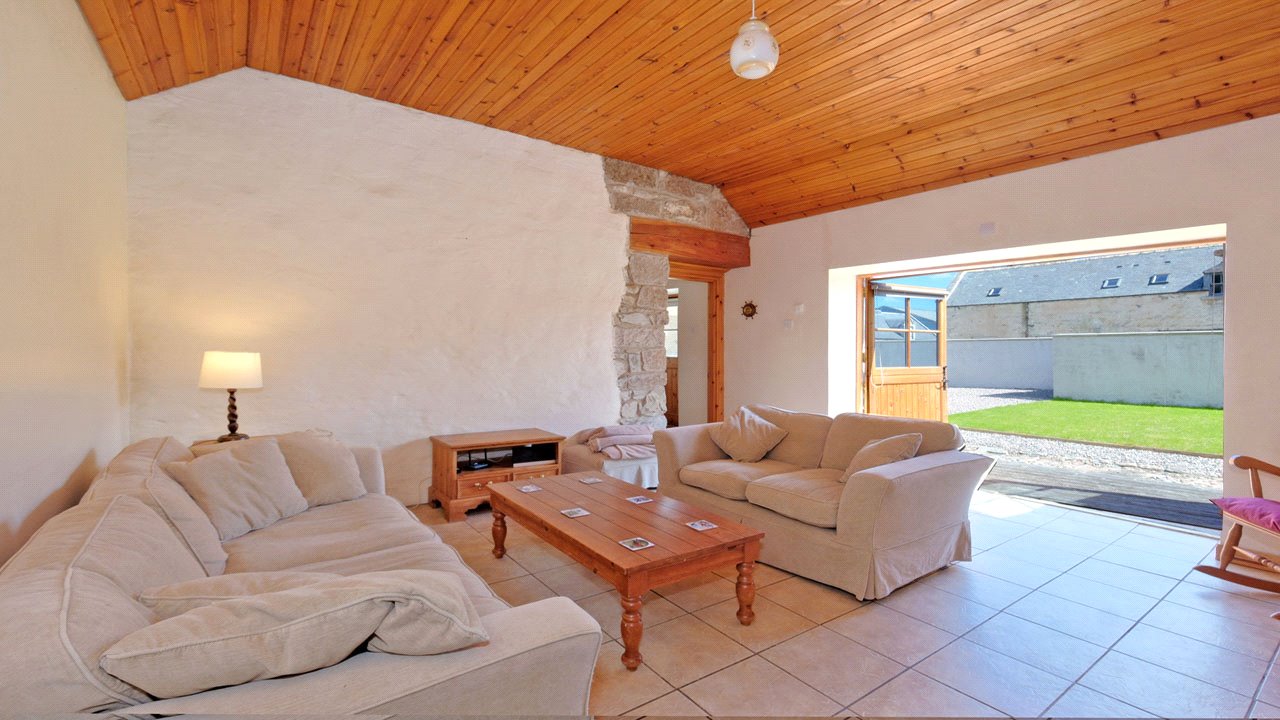 Lounge/ Family Room