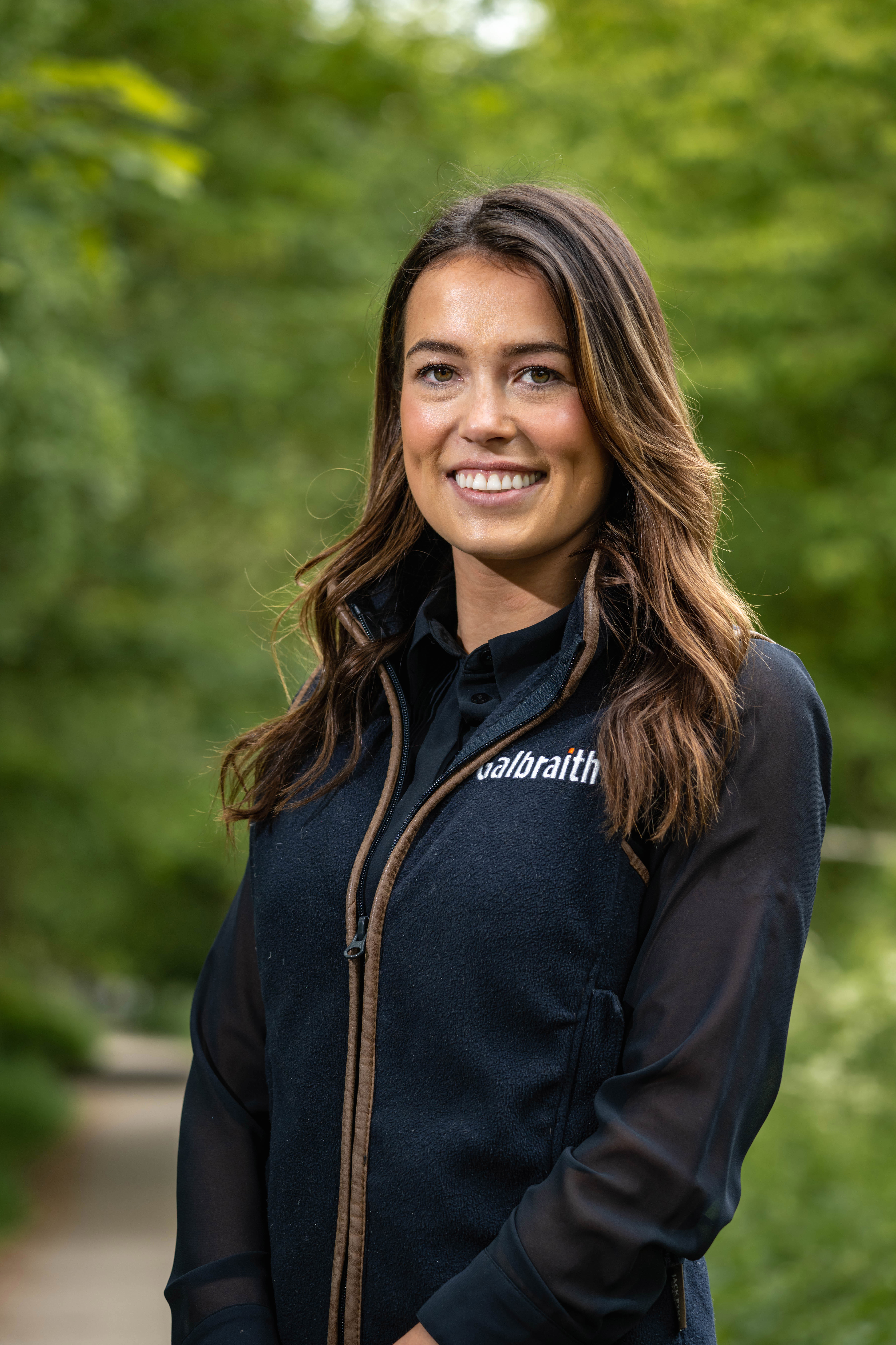 Beth Dandie Headshot