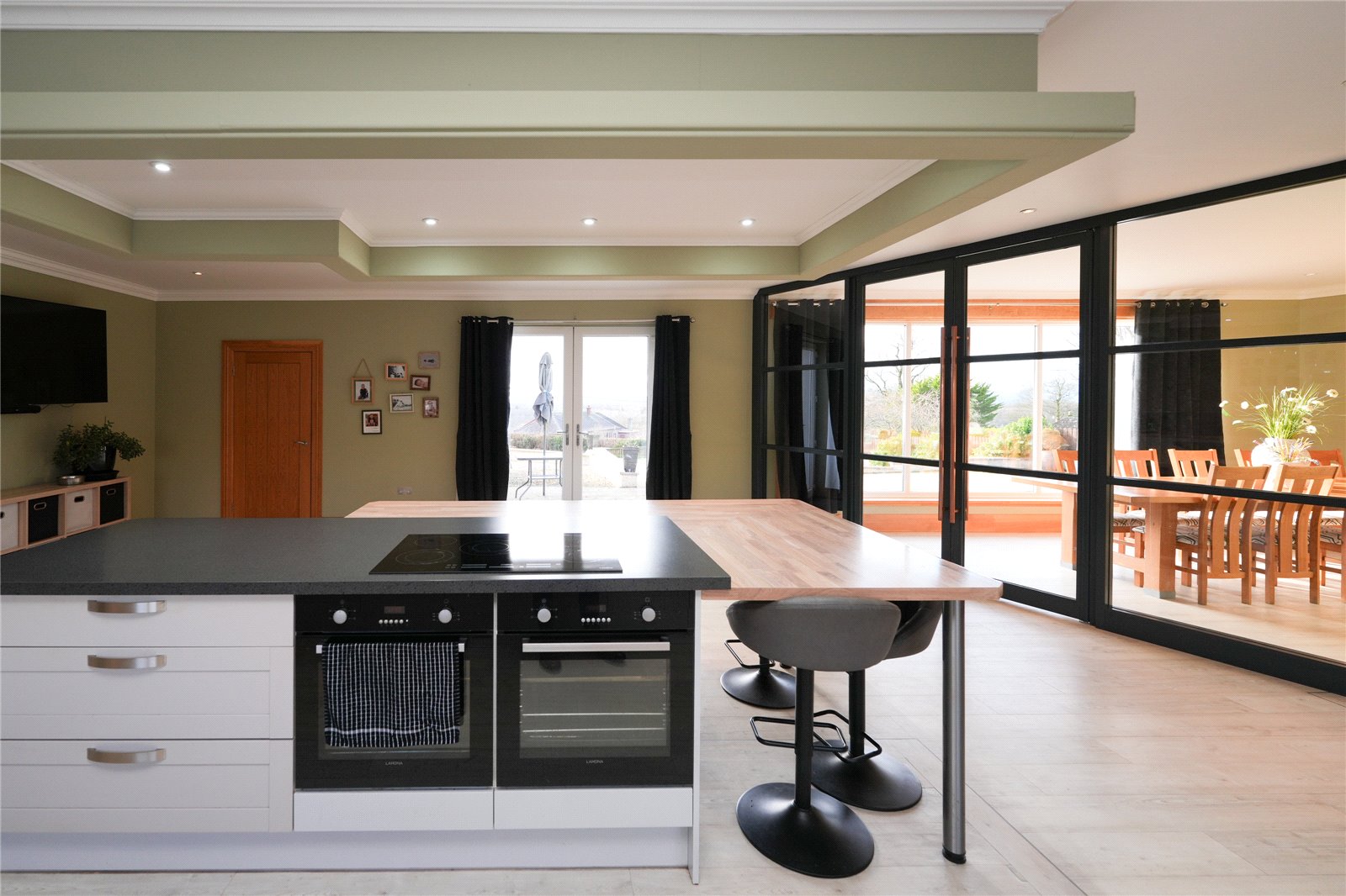 Kitchen/Dining