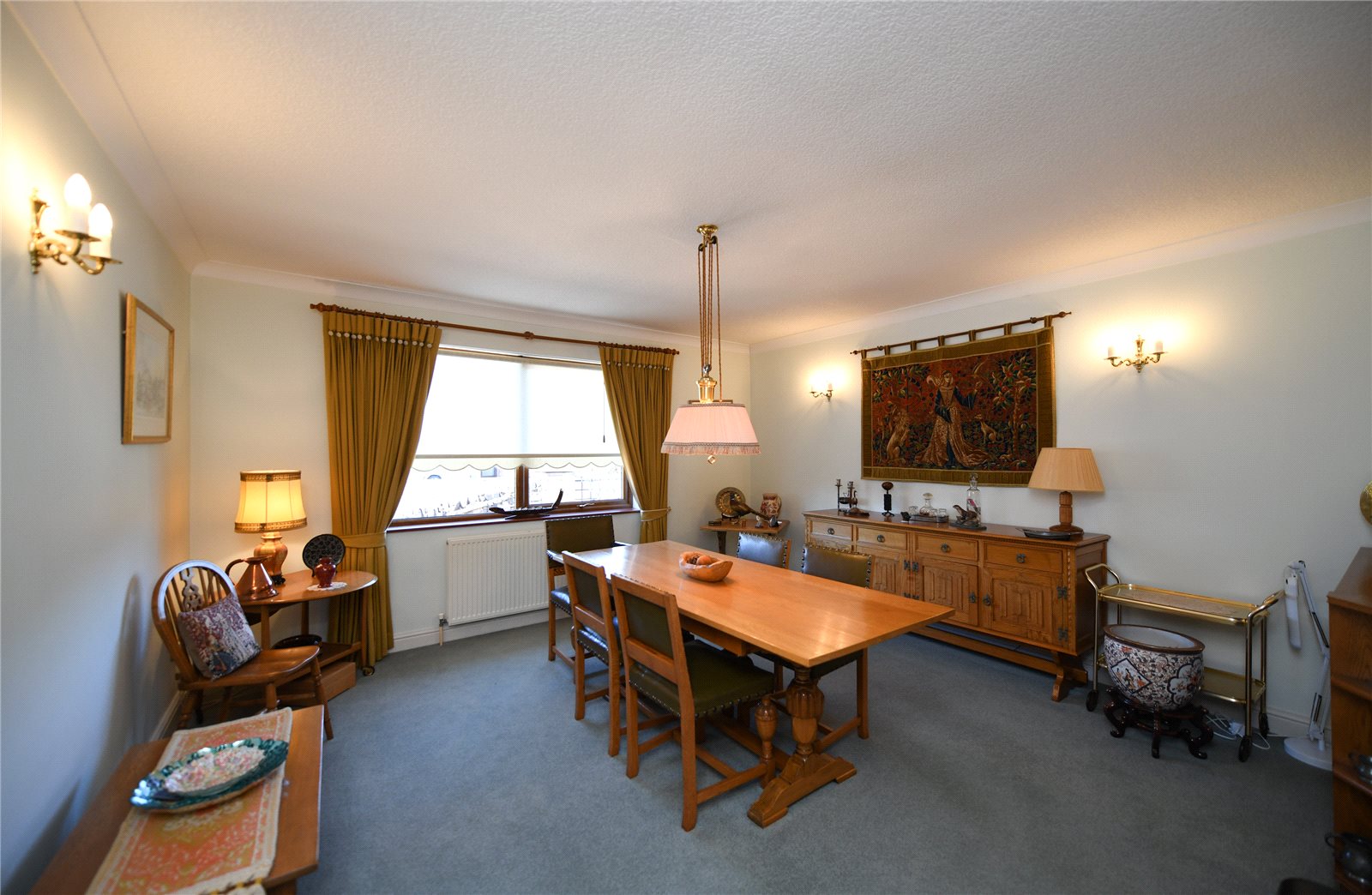 Dining Room/Bed 4