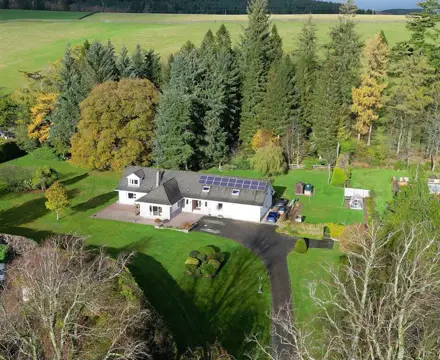 Delightful Rural Bungalow With Generous Plot Of Land, Games Room And Bar Offers Great Lifestyle Choices: Steilston Lodge (5)