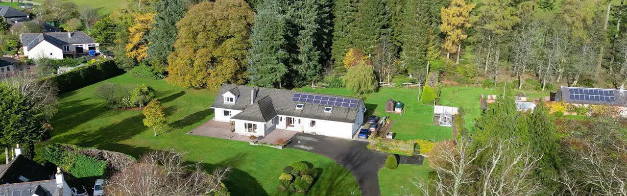 Delightful Rural Bungalow With Generous Plot Of Land, Games Room And Bar Offers Great Lifestyle Choices: Steilston Lodge (5)