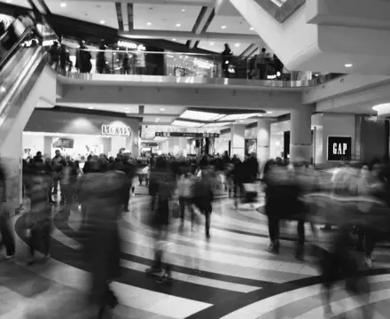 Fast Moving Markets: Correlation Concerns : Blackandwhite Crowds