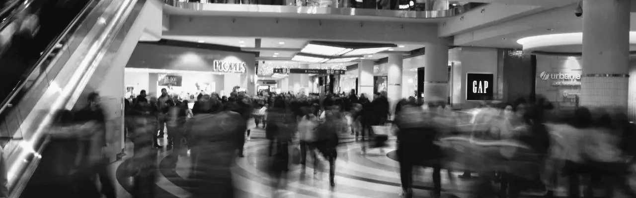 Fast Moving Markets: Correlation Concerns : Blackandwhite Crowds