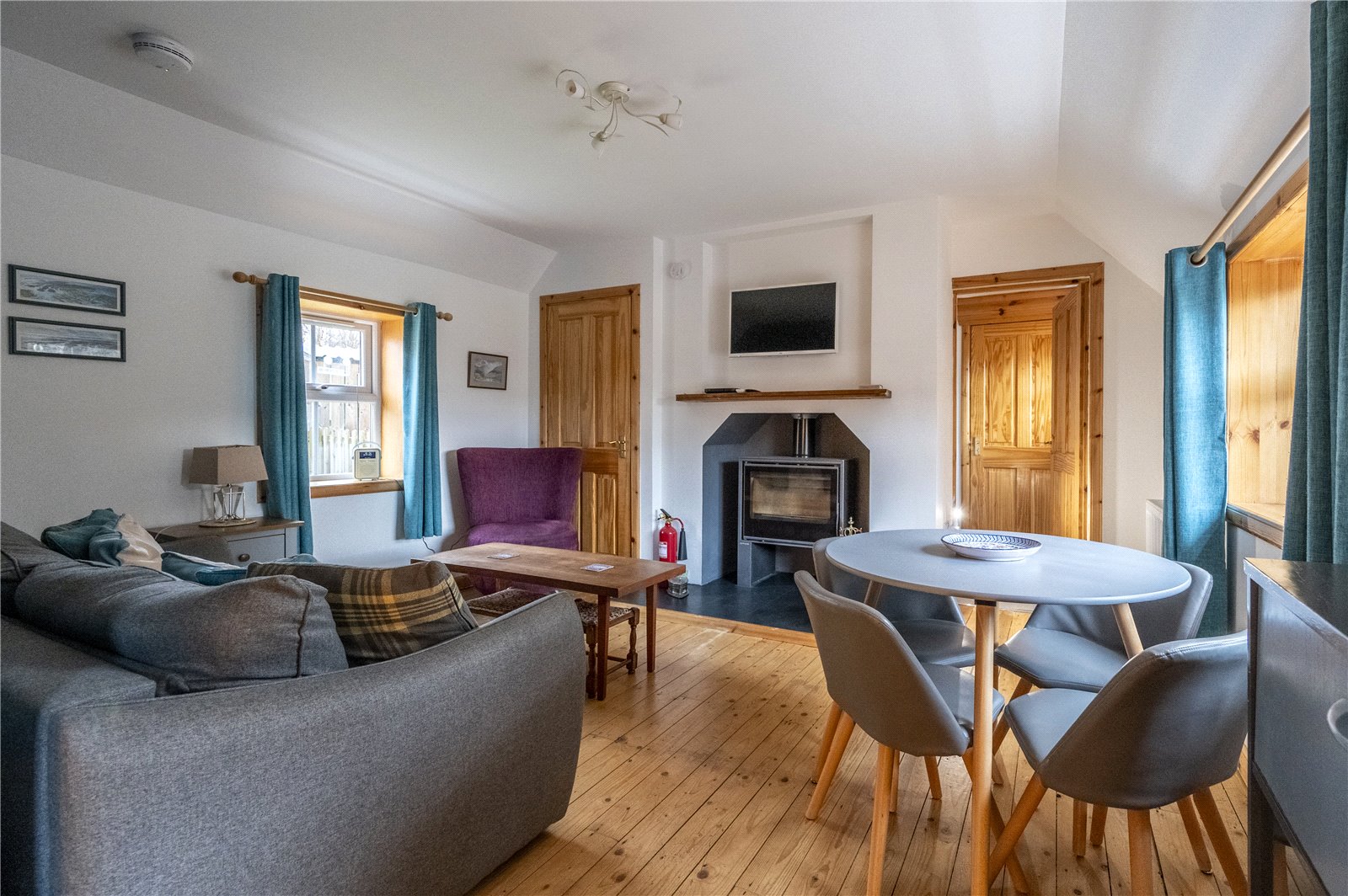 Sitting/Dining Room