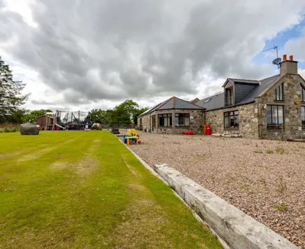Expansive family home with ten bedrooms, snooker room and workshop : Millview House | News | Galbraith