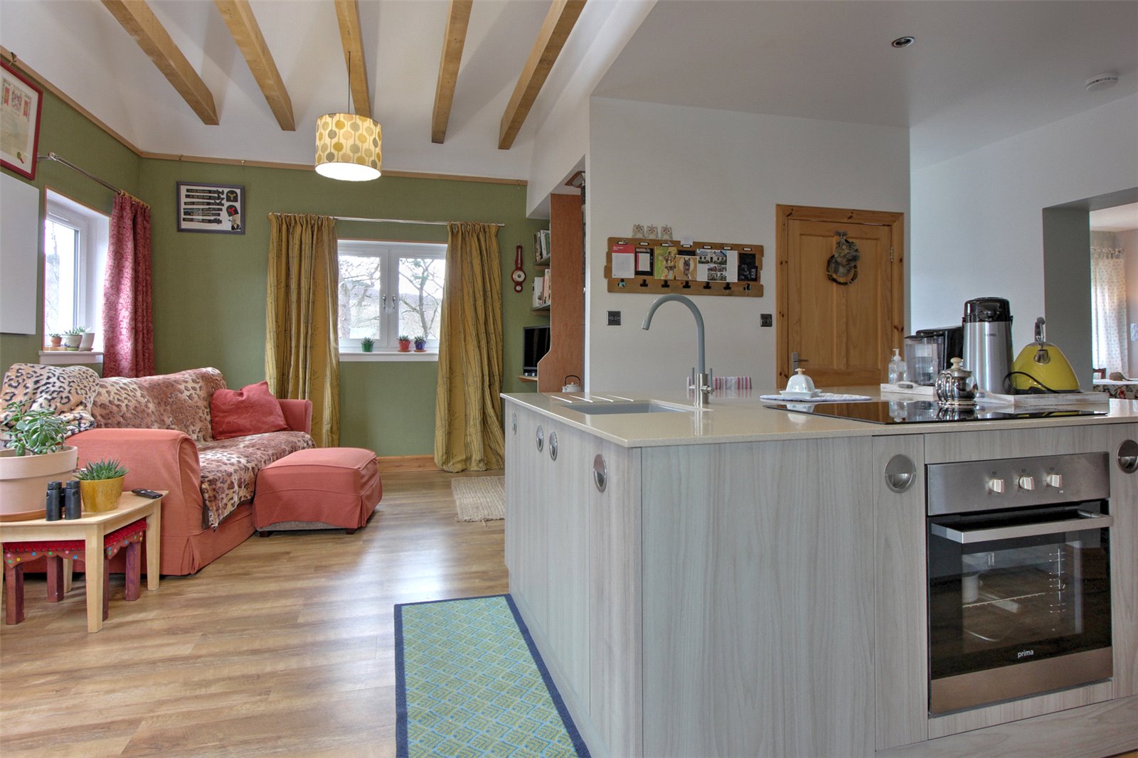 Kitchen/Living Area