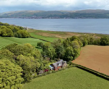 Rare opportunity to acquire cottage on the Isle of Cumbrae : Ferry Road 2